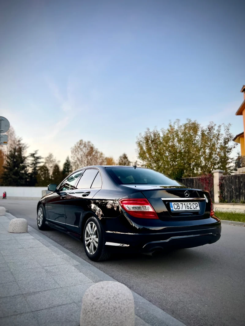 Mercedes-Benz C 200 6 скорости, снимка 6 - Автомобили и джипове - 47887321