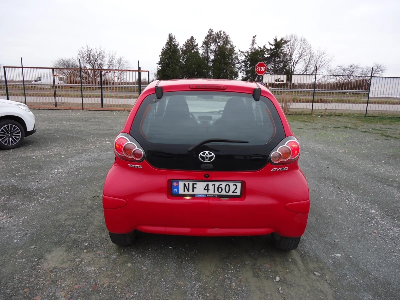 Toyota Aygo 1.0 VVT-I, снимка 6 - Автомобили и джипове - 48246723