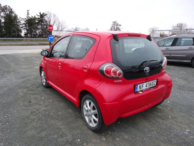 Toyota Aygo 1.0 VVT-I, снимка 4 - Автомобили и джипове - 48246723