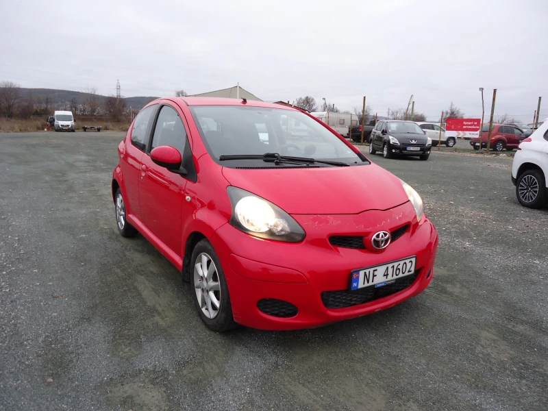 Toyota Aygo 1.0 VVT-I, снимка 3 - Автомобили и джипове - 48246723