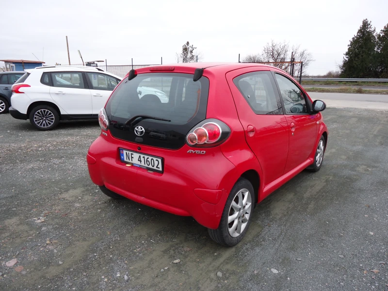 Toyota Aygo 1.0 VVT-I, снимка 2 - Автомобили и джипове - 48246723