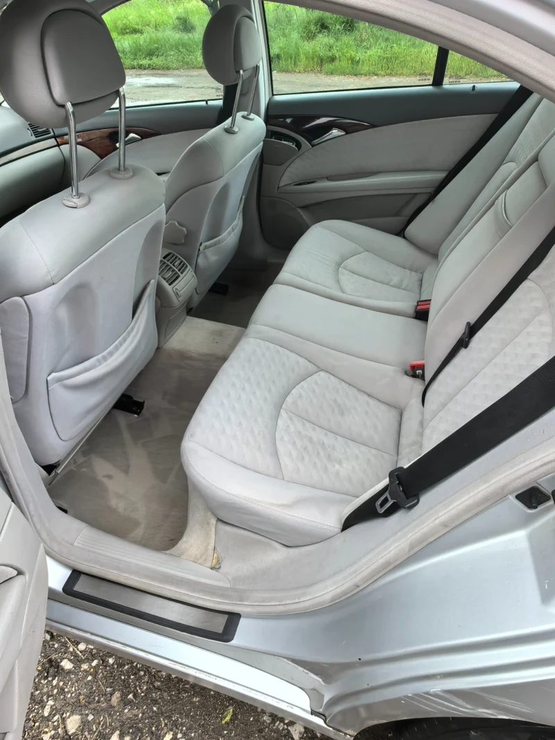 Mercedes-Benz E 220 2.2, снимка 2 - Автомобили и джипове - 51727873