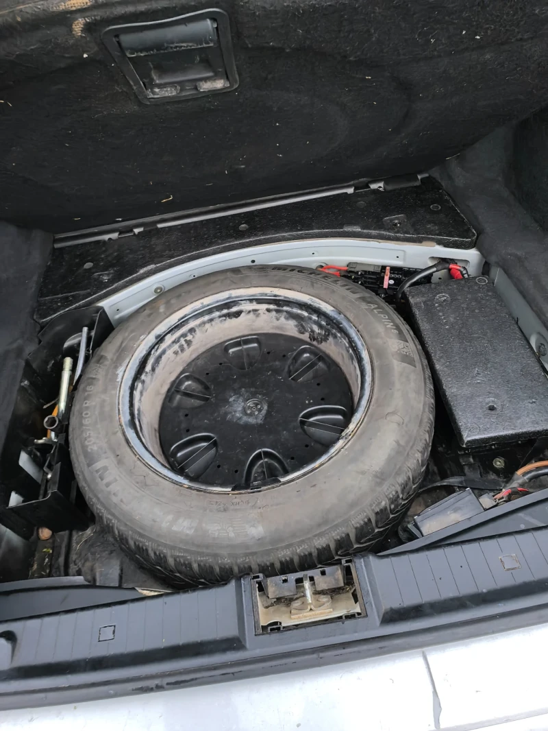 Mercedes-Benz E 220 2.2, снимка 3 - Автомобили и джипове - 51727873