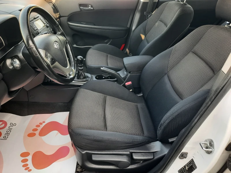 Hyundai I30 1.6i БЕНЗИН, снимка 8 - Автомобили и джипове - 50716744