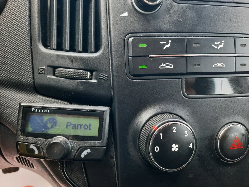 Hyundai I30 1.6i БЕНЗИН, снимка 12 - Автомобили и джипове - 50716744