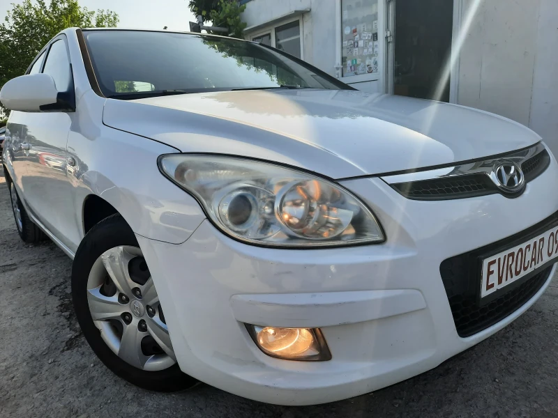 Hyundai I30 1.6i БЕНЗИН, снимка 2 - Автомобили и джипове - 50716744