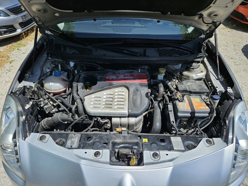 Alfa Romeo Giulietta 1.4 Turbo Газ/Бензин, снимка 14 - Автомобили и джипове - 50828940