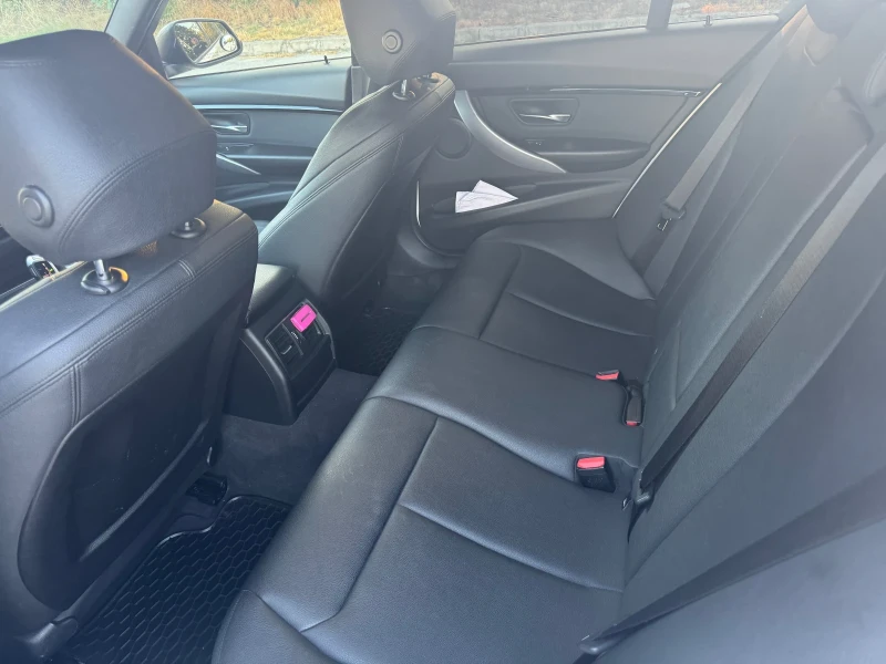 BMW 330 Facelift, снимка 8 - Автомобили и джипове - 52160872