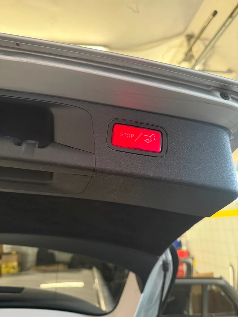 Mercedes-Benz E 220 2.2/4x4/Avtomat, снимка 10 - Автомобили и джипове - 53171118