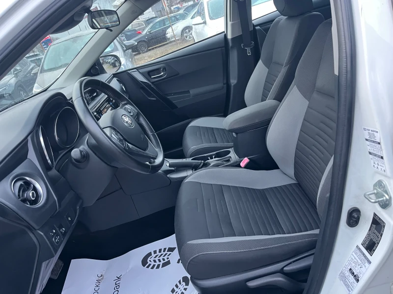 Toyota Auris 1.8 HIBRID FACElift, снимка 14 - Автомобили и джипове - 53275283