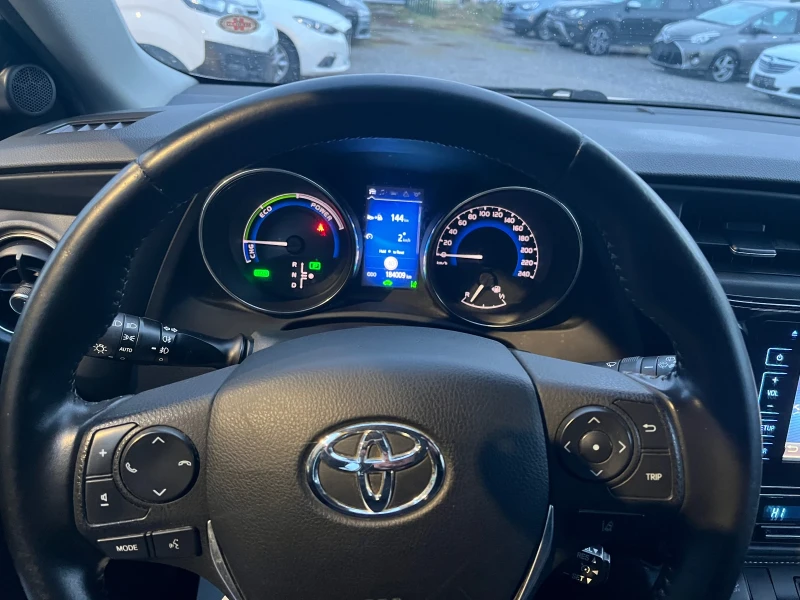 Toyota Auris 1.8 HIBRID FACElift, снимка 7 - Автомобили и джипове - 53275283