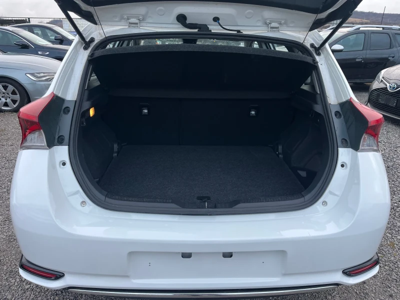 Toyota Auris 1.8 HIBRID FACElift, снимка 16 - Автомобили и джипове - 53275283