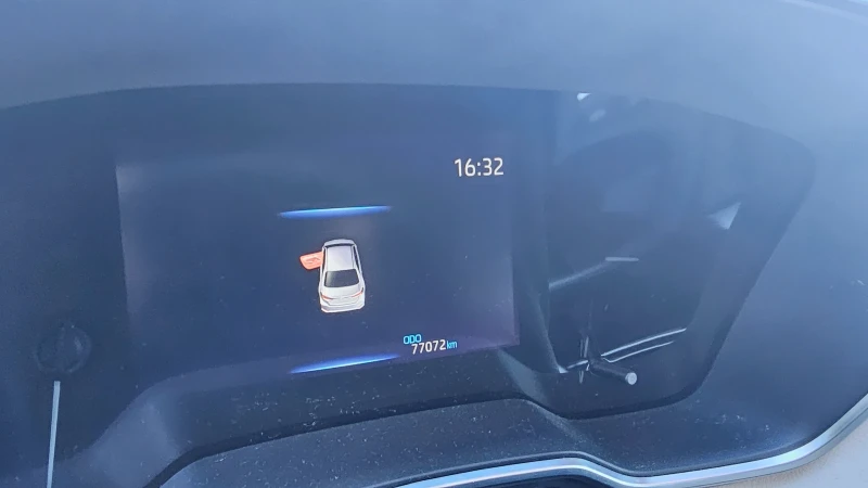 Toyota Corolla 1.8 Hybrid, снимка 5 - Автомобили и джипове - 53405190