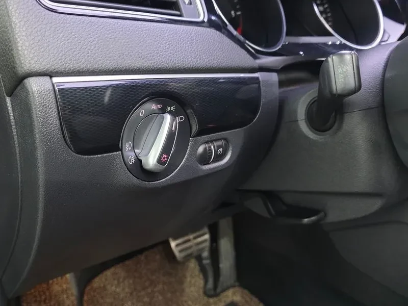 VW Jetta 2.0 TDI BLUEMOTION, снимка 17 - Автомобили и джипове - 55720334