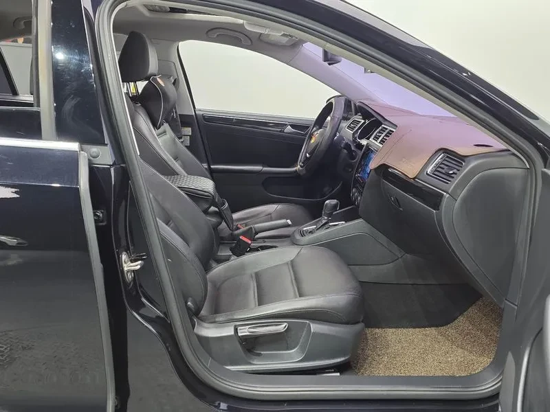 VW Jetta 2.0 TDI BLUEMOTION, снимка 11 - Автомобили и джипове - 55720334