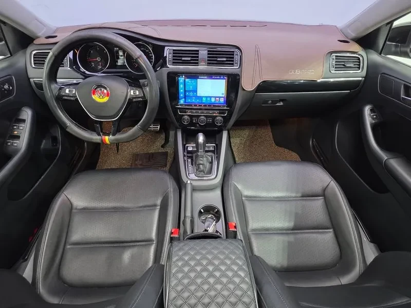 VW Jetta 2.0 TDI BLUEMOTION, снимка 7 - Автомобили и джипове - 55720334
