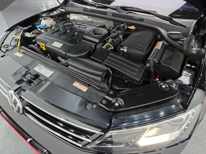 VW Jetta 2.0 TDI BLUEMOTION, снимка 6 - Автомобили и джипове - 55720334