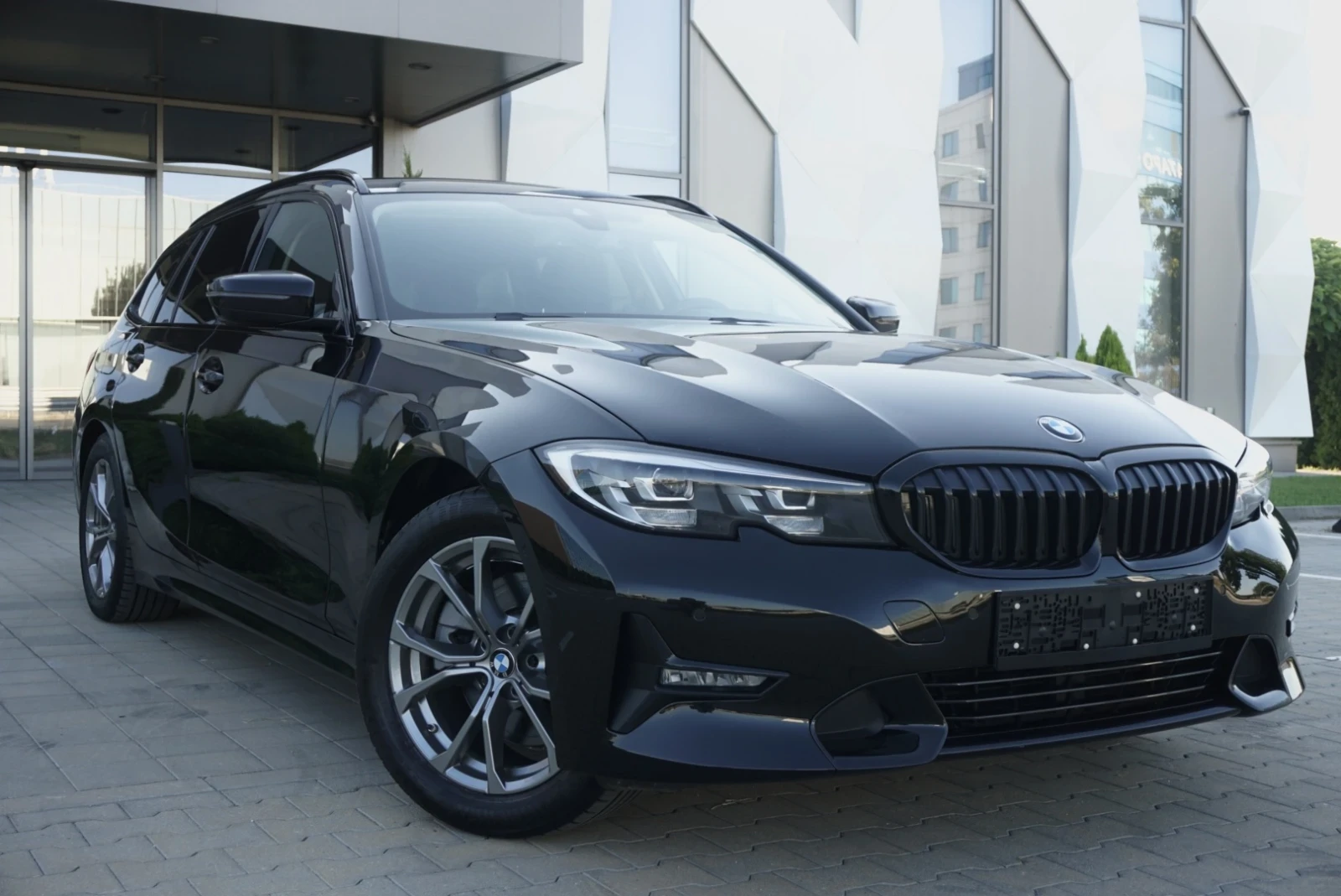 BMW 320 E Plug-In Hybrid, снимка 1