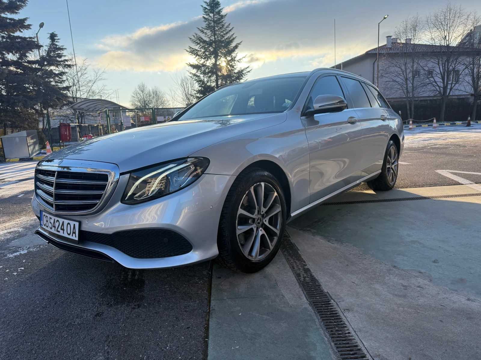 Mercedes-Benz E 220 2.2/4x4/Avtomat, снимка 1