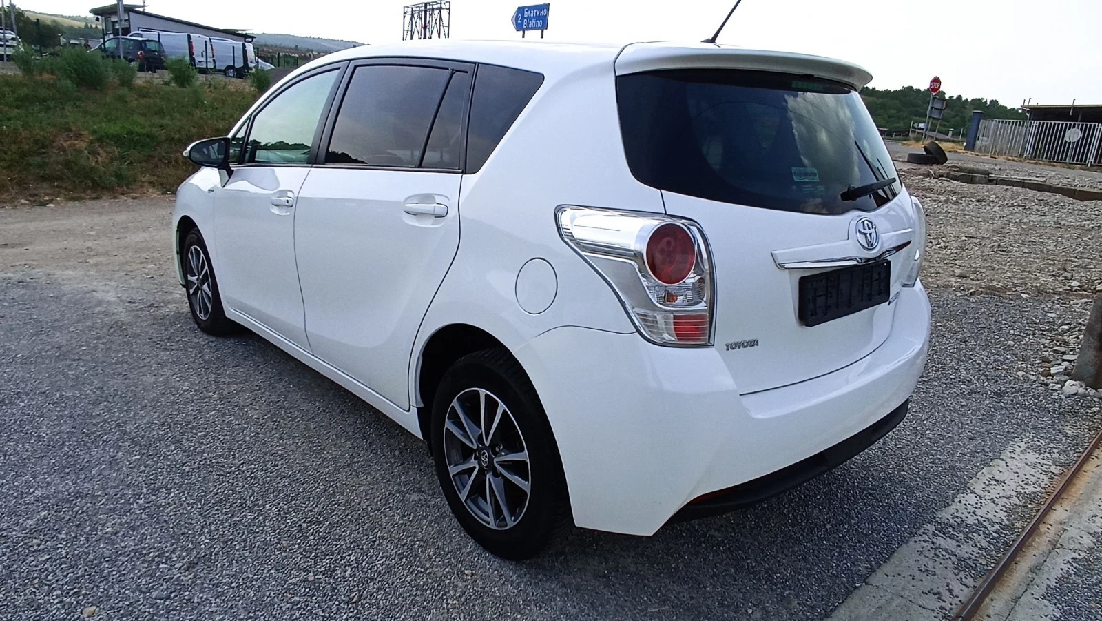 Toyota Verso 1.6 - изображение 8