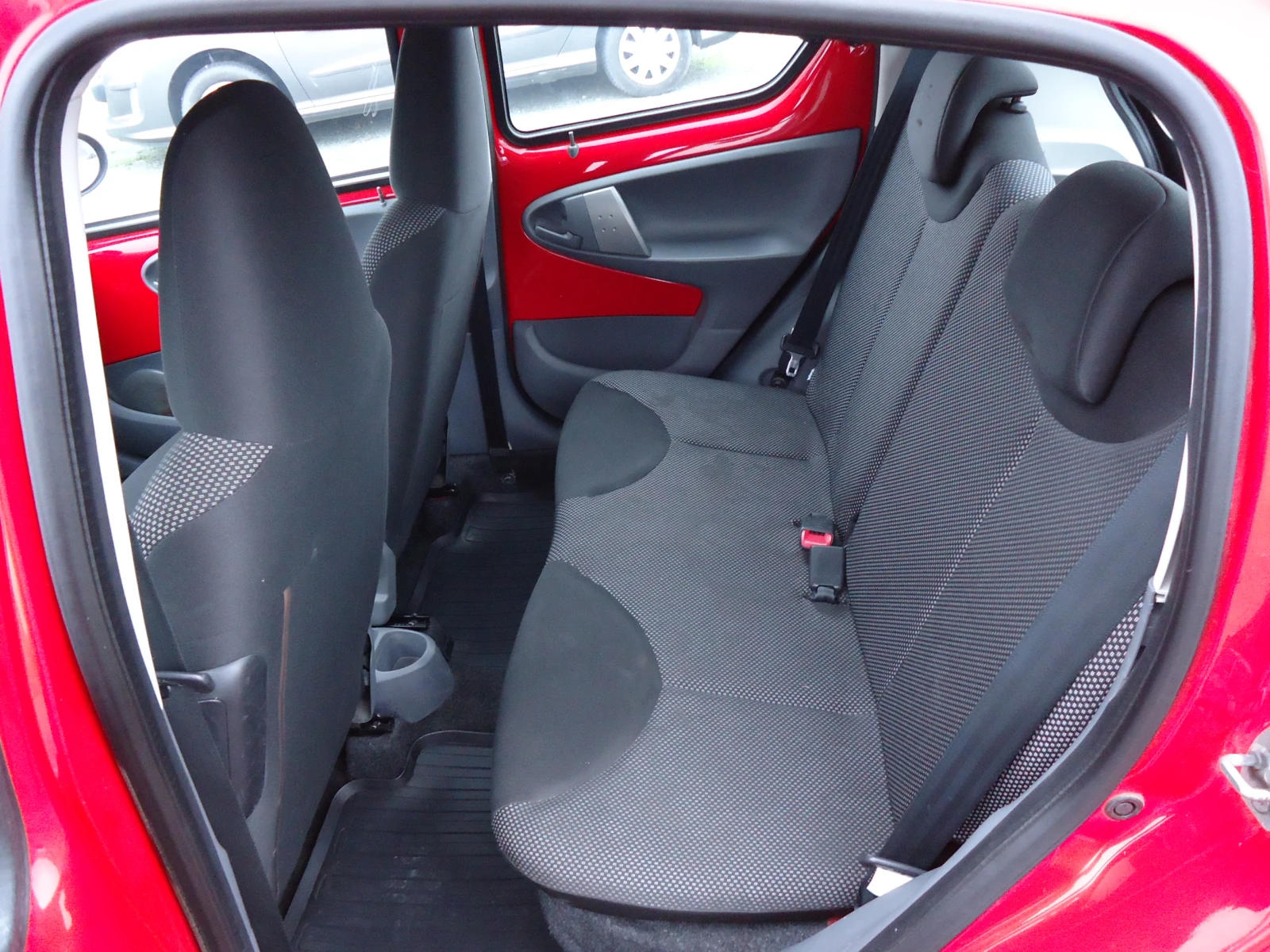 Toyota Aygo 1.0 VVT-I - изображение 8