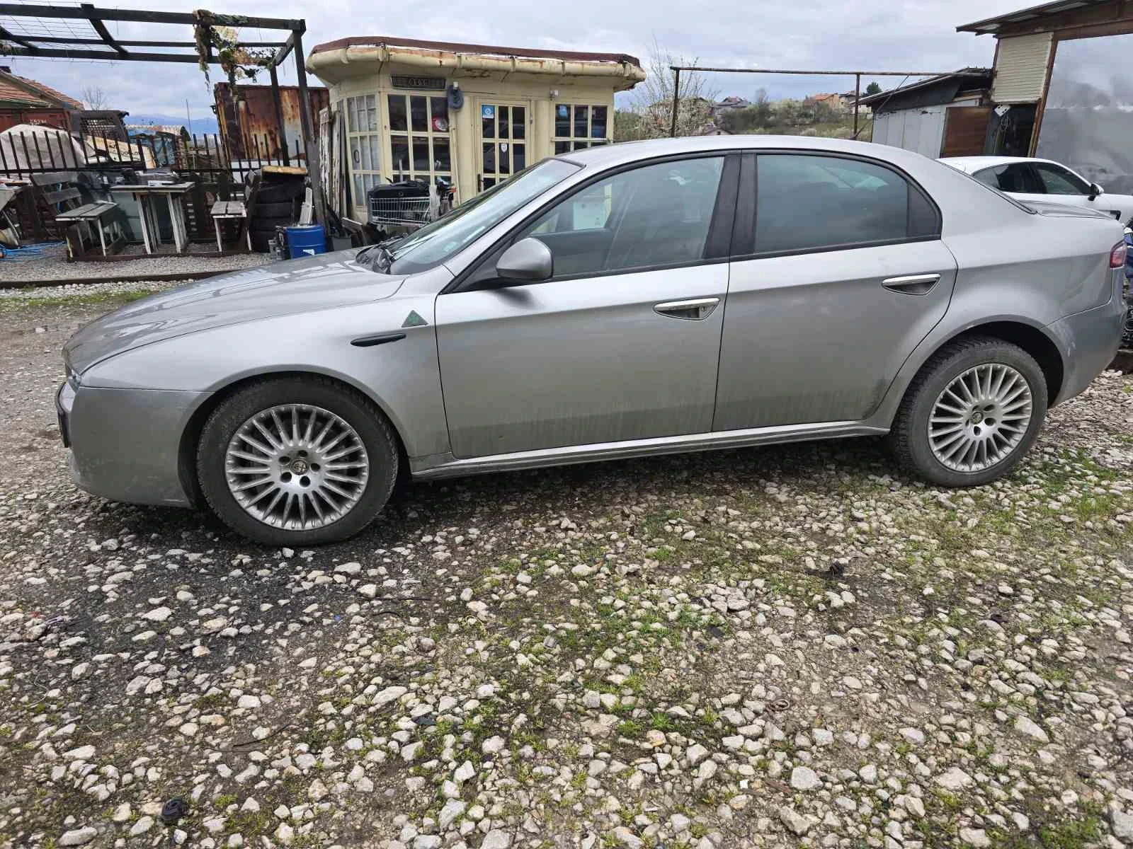 Alfa Romeo 159 2.4 - изображение 4