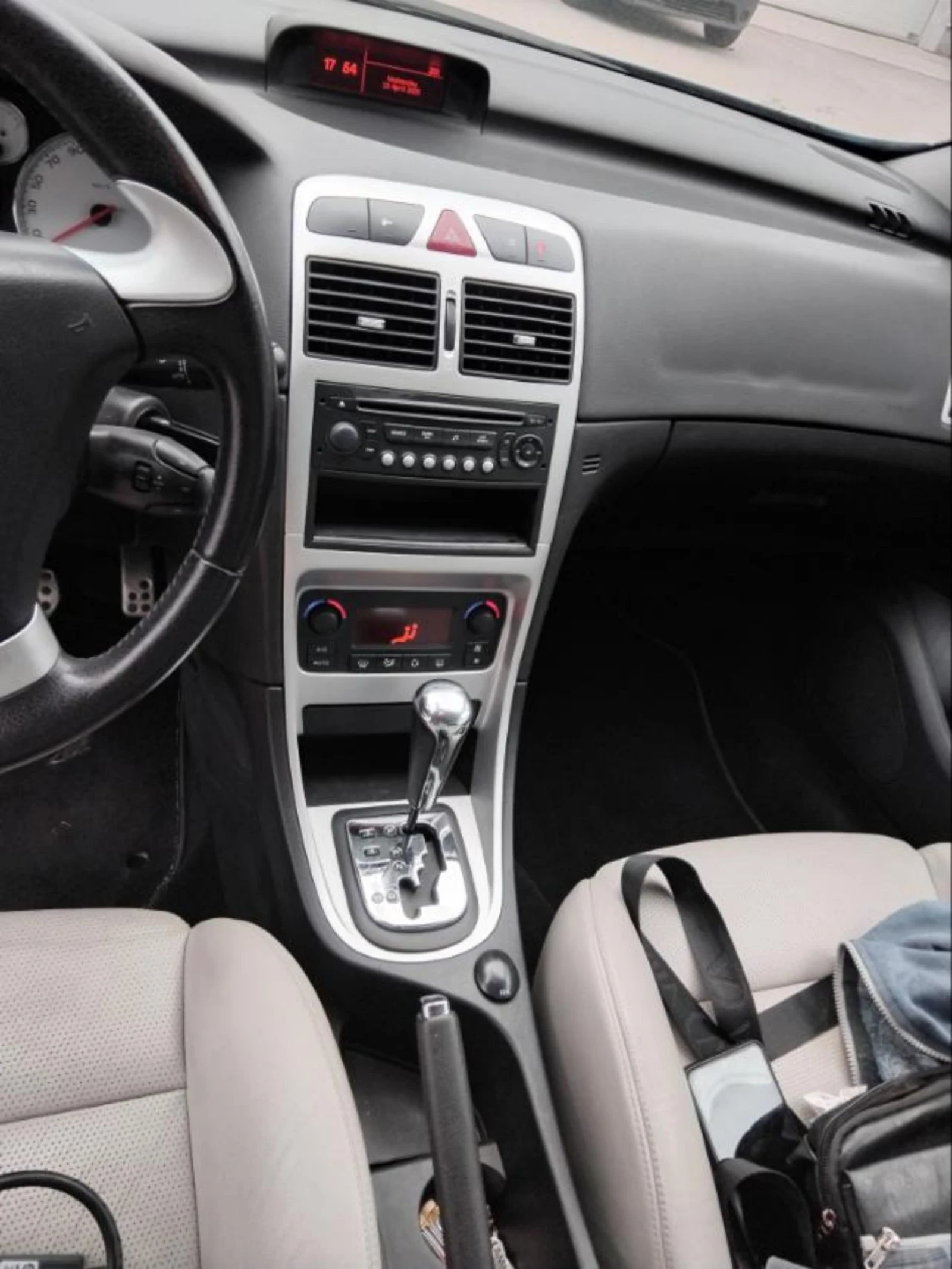 Peugeot 307 CC кабриолет  - изображение 8