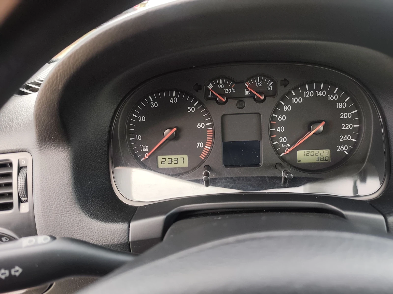 VW Bora 1.6i 105к.с. 120000км.!!!!!  | Mobile.bg — изображение 14