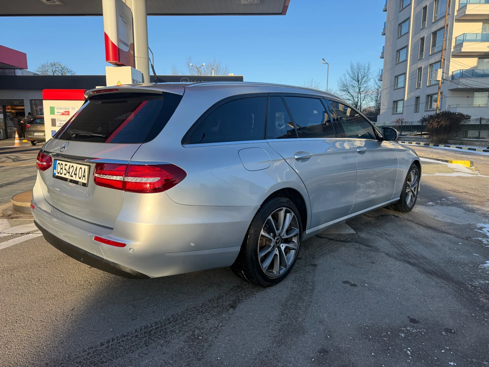 Mercedes-Benz E 220 2.2/4x4/Avtomat - изображение 3