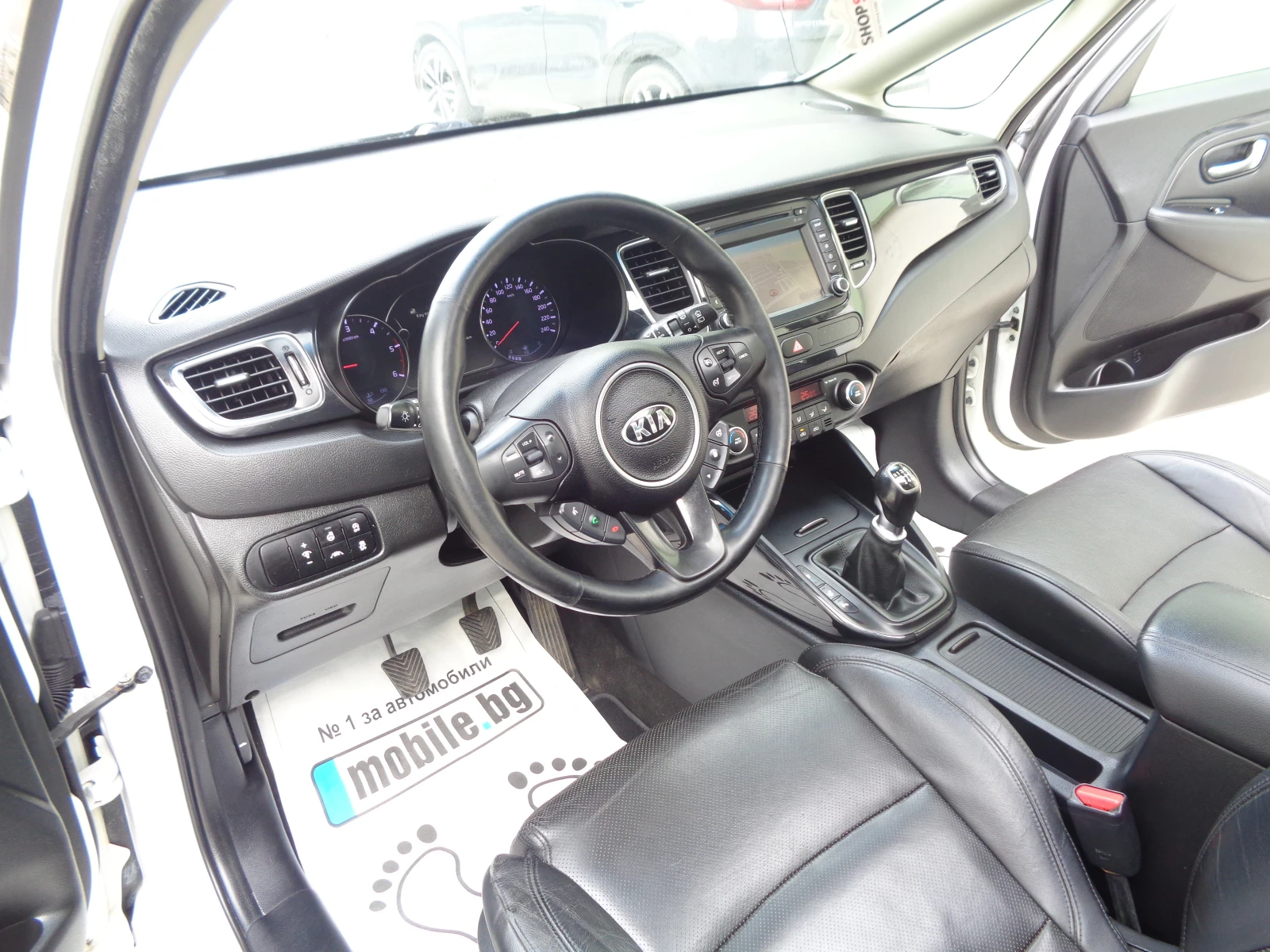 Kia Carens 1.7CRDI-KOJA-NAVI-PANORAMA-KAYLESS-BARTER-LIZING, снимка 11 - Автомобили и джипове - 53926301