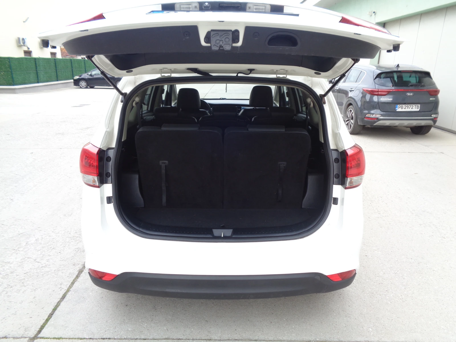 Kia Carens 1.7CRDI-KOJA-NAVI-PANORAMA-KAYLESS-BARTER-LIZING, снимка 9 - Автомобили и джипове - 53926301