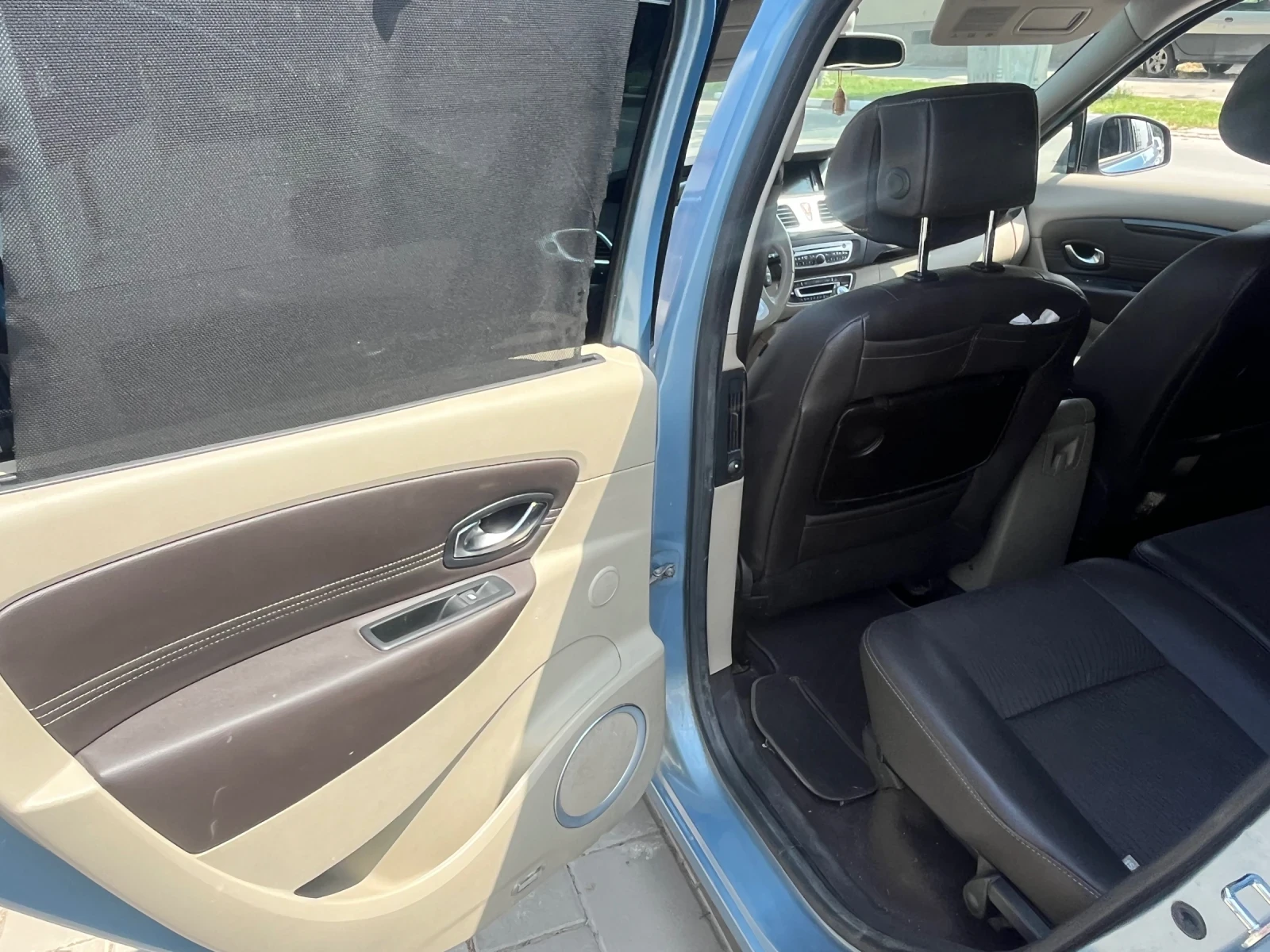Renault Scenic, снимка 8 - Автомобили и джипове - 54218704