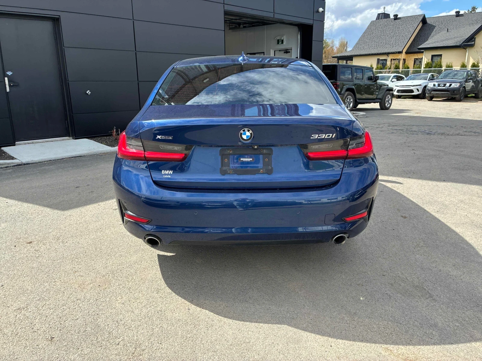 BMW 330 ПАНОРАМА * ПОДГРЕВ * АВТОКРЕДИТ * CARFAX, снимка 4 - Автомобили и джипове - 54512831