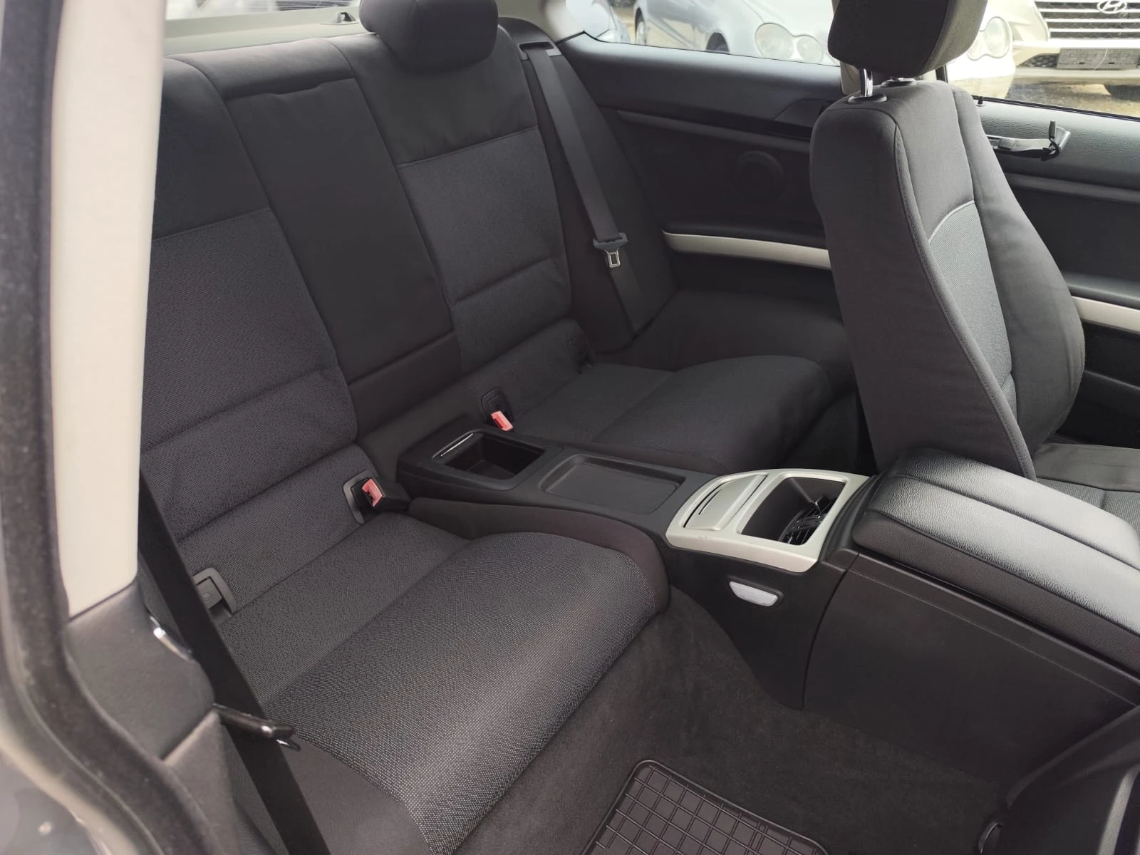BMW 320 купе 2.0 дизел Италия , снимка 13 - Автомобили и джипове - 54643857