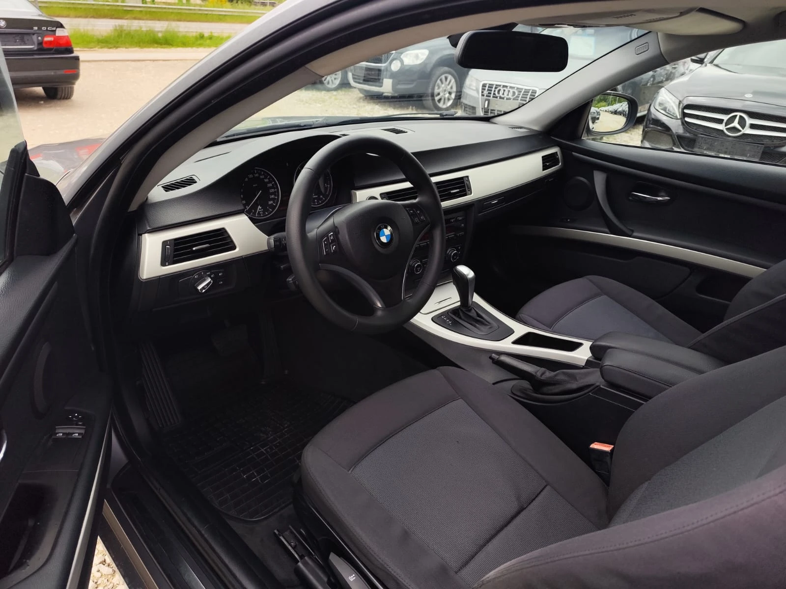 BMW 320 купе 2.0 дизел Италия , снимка 11 - Автомобили и джипове - 54643857