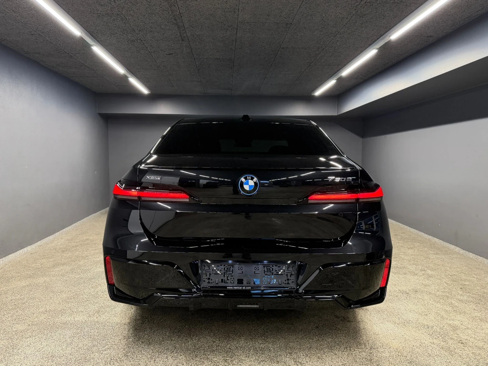 BMW 750 E Xdrive B&W Carbon | Mobile.bg � ����������� 7