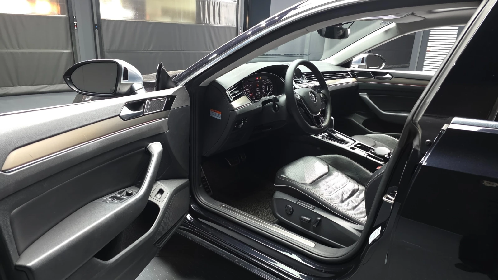 VW Arteon 2.0 TDI Prestige | HUD | 360  Камера | Distronic, снимка 15 - Автомобили и джипове - 55060764