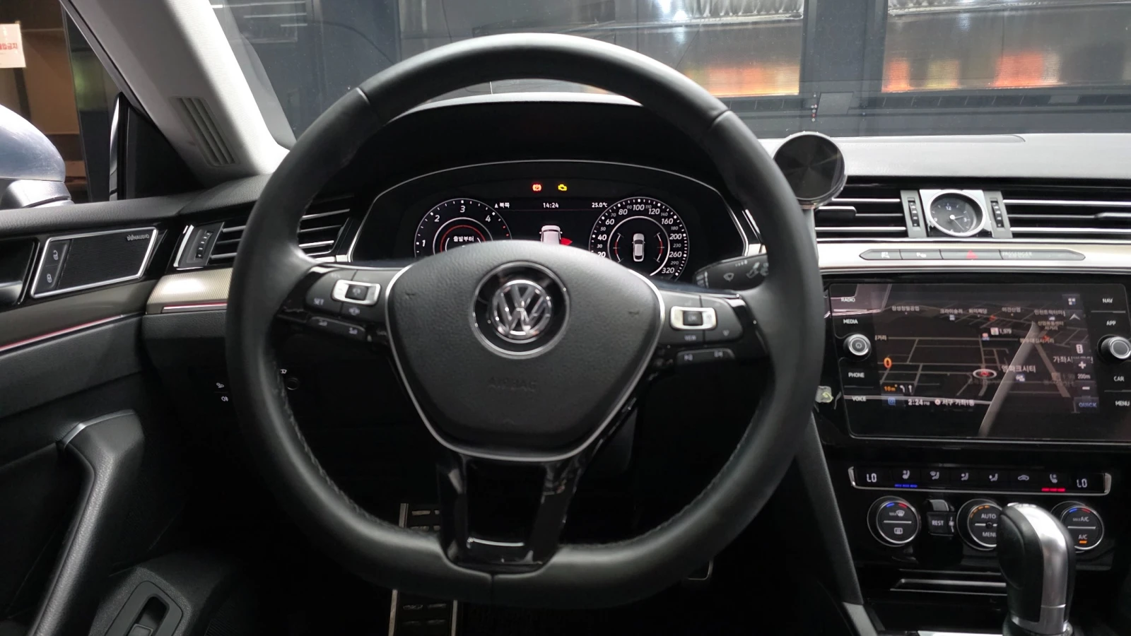 VW Arteon 2.0 TDI Prestige | HUD | 360  Камера | Distronic, снимка 7 - Автомобили и джипове - 55060764