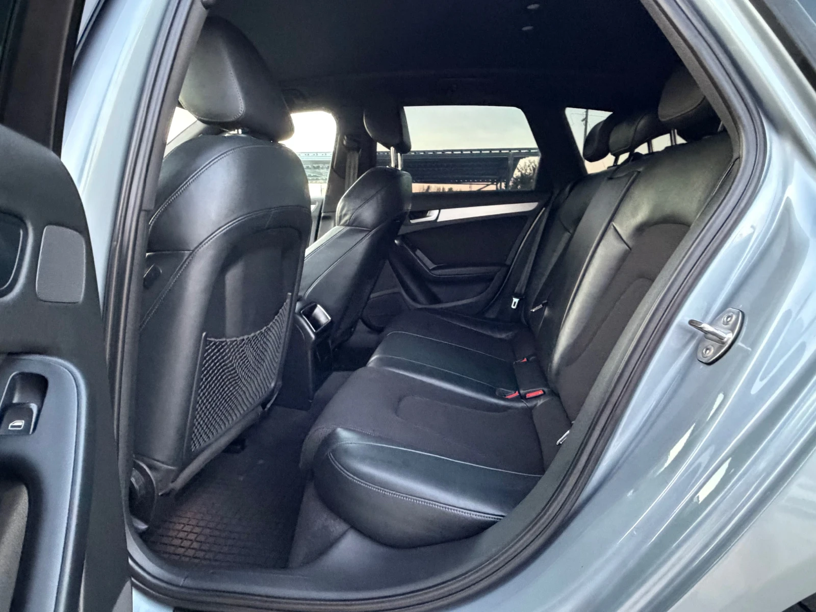 Audi A4 2.0TDI S-Line, снимка 8 - Автомобили и джипове - 55182410