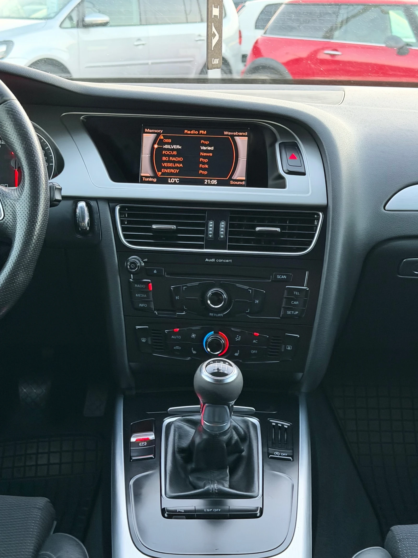 Audi A4 2.0TDI S-Line, снимка 10 - Автомобили и джипове - 55182410