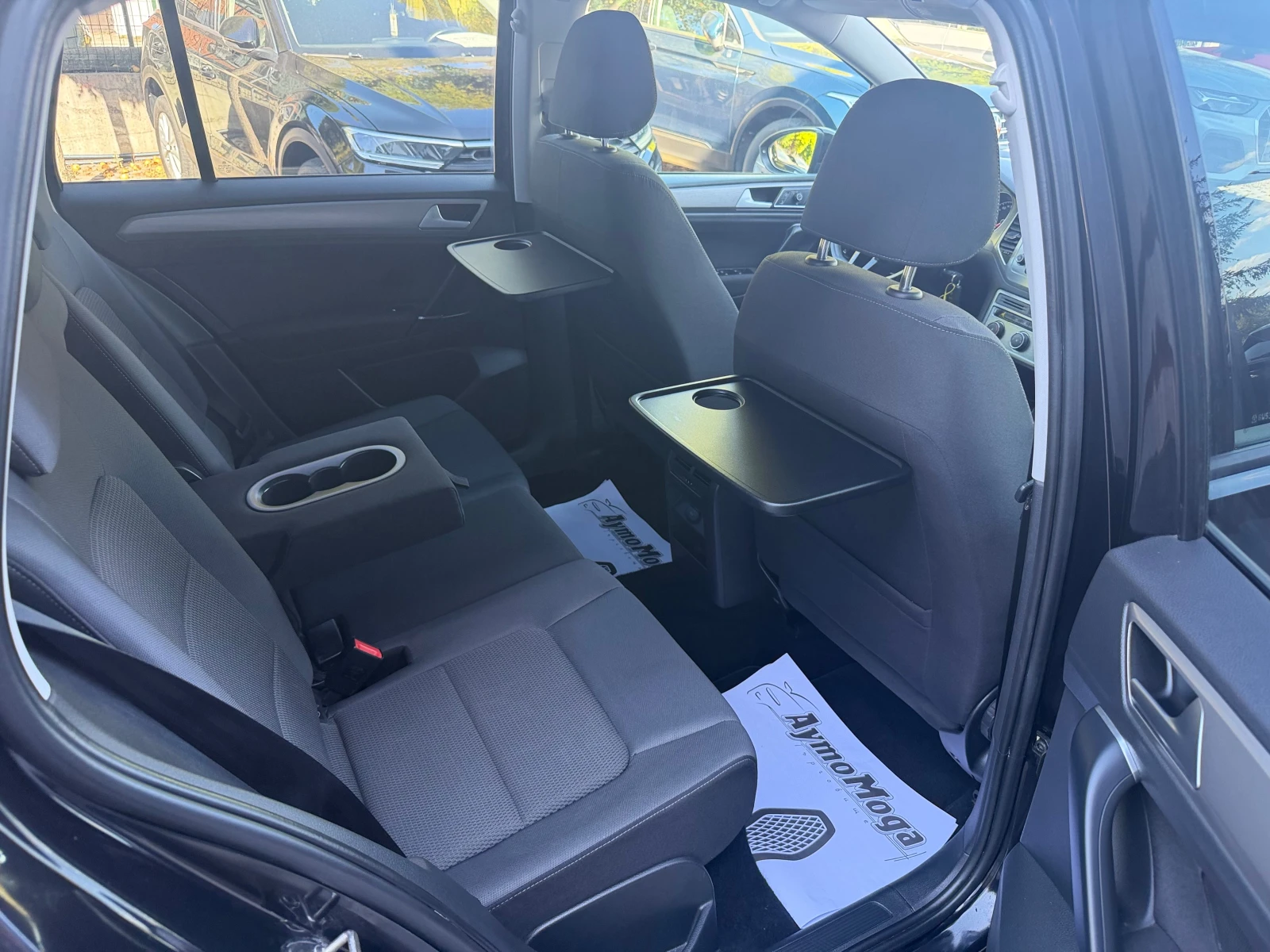 VW Golf 1.6 TDI NAVI, снимка 10 - Автомобили и джипове - 56184354