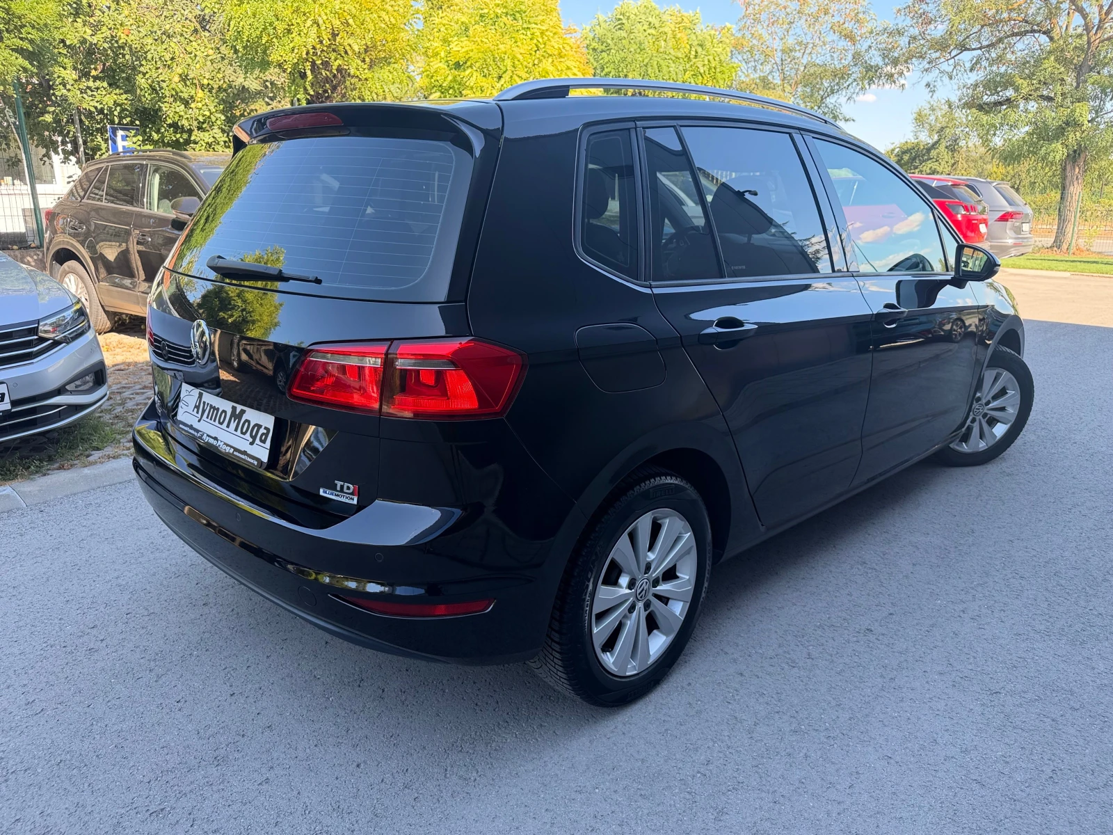 VW Golf 1.6 TDI NAVI, снимка 4 - Автомобили и джипове - 56184354
