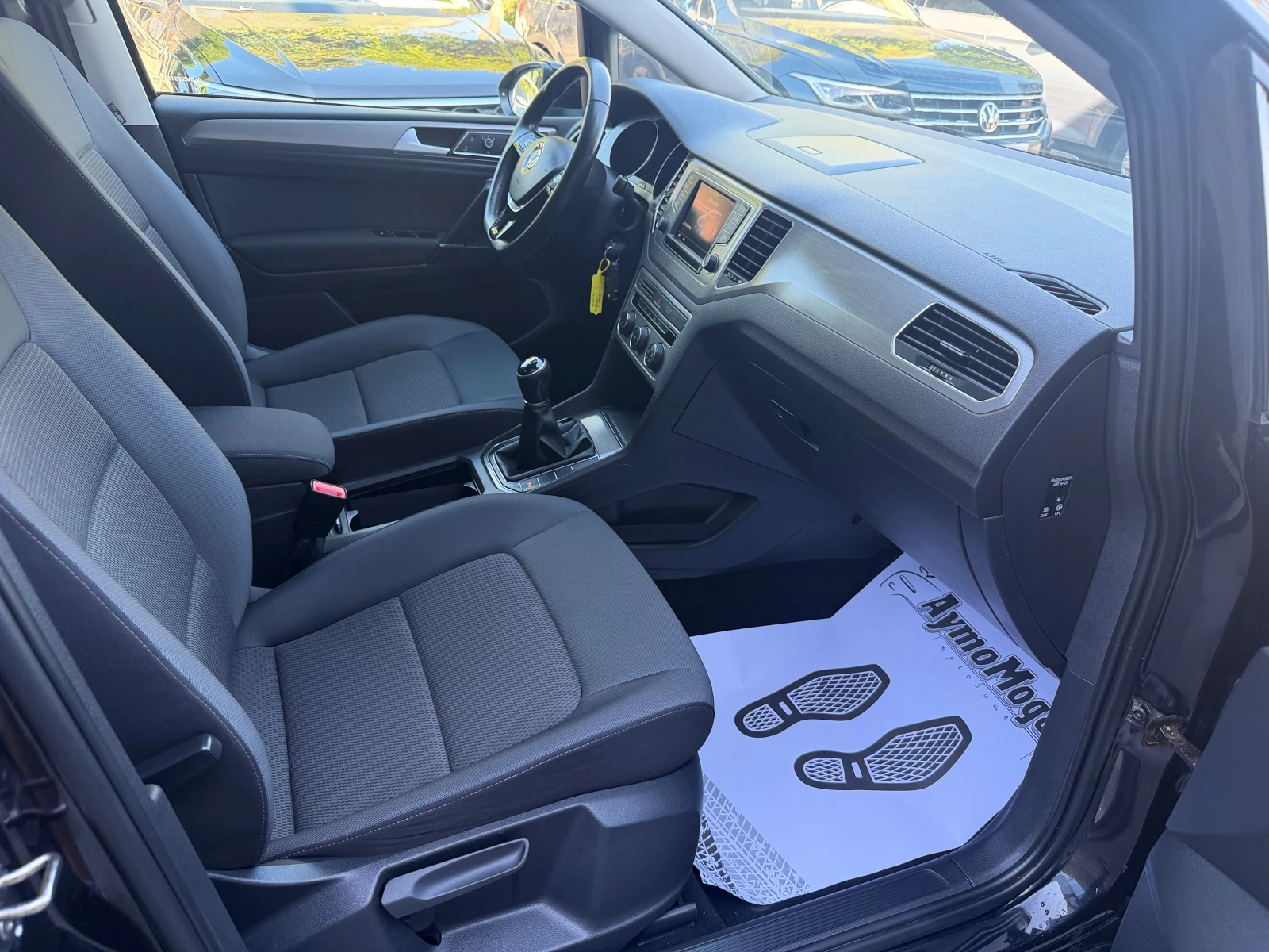 VW Golf 1.6 TDI NAVI, снимка 8 - Автомобили и джипове - 56184354