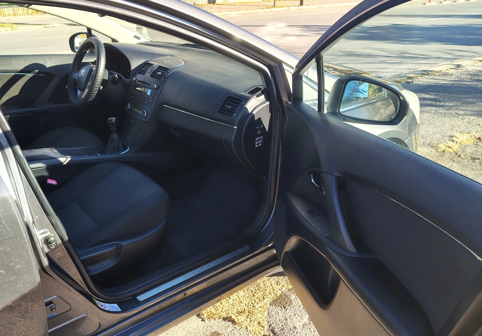 Toyota Avensis, снимка 6 - Автомобили и джипове - 56636600