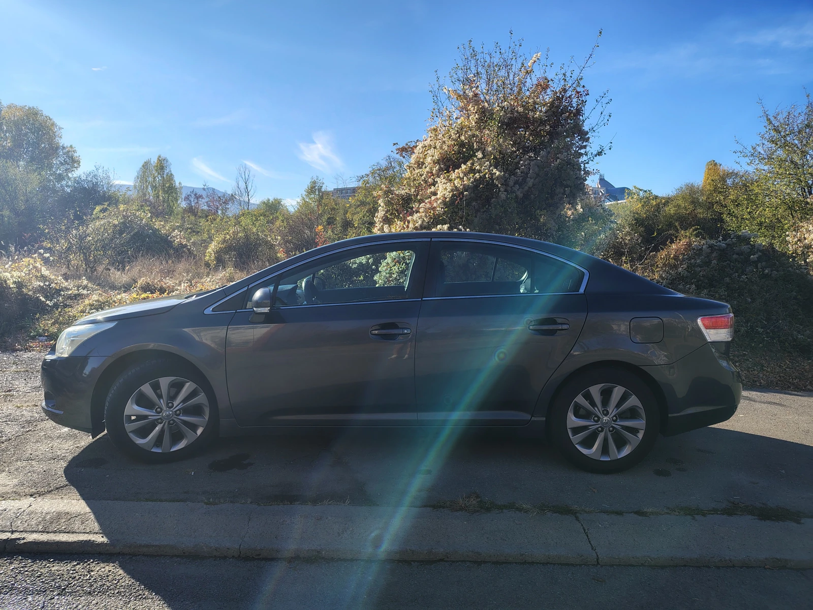 Toyota Avensis, снимка 4 - Автомобили и джипове - 56636600