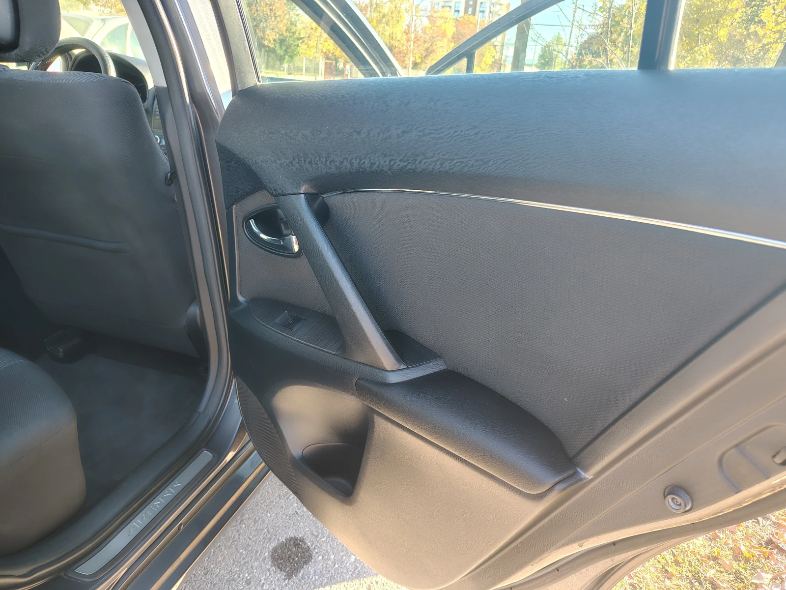Toyota Avensis, снимка 9 - Автомобили и джипове - 56636600