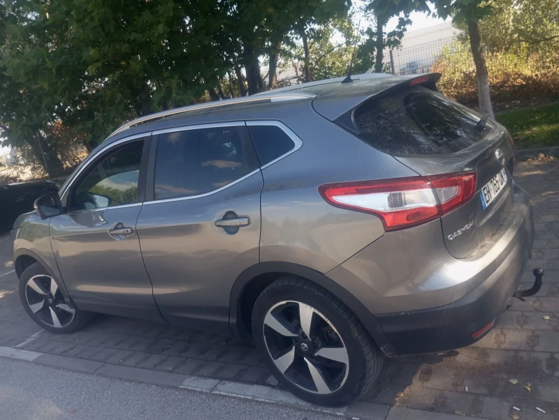 Nissan Qashqai, снимка 9 - Автомобили и джипове - 48057225