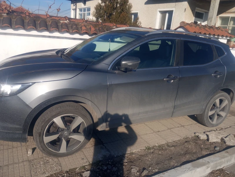 Nissan Qashqai, снимка 6 - Автомобили и джипове - 48057225