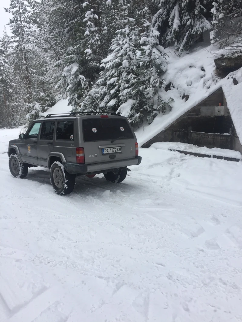 Jeep Cherokee 2.5 vm, снимка 3 - Автомобили и джипове - 48592218