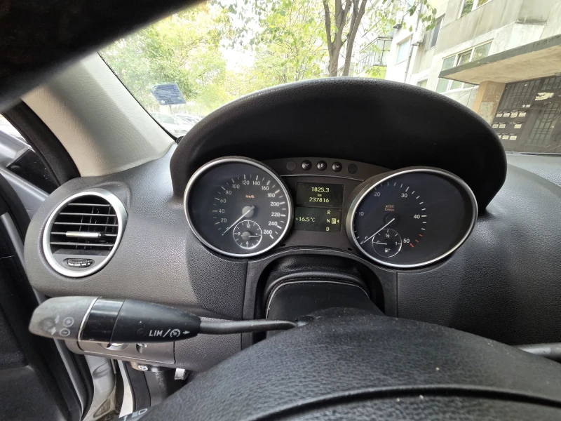 Mercedes-Benz ML 320 CDI, снимка 6 - Автомобили и джипове - 52354815